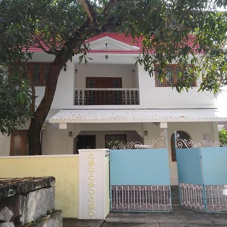 Bed and Breakfast Casa Feliz Fort Kochi Exterior foto