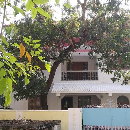 Bed and Breakfast Casa Feliz Fort Kochi Exterior foto