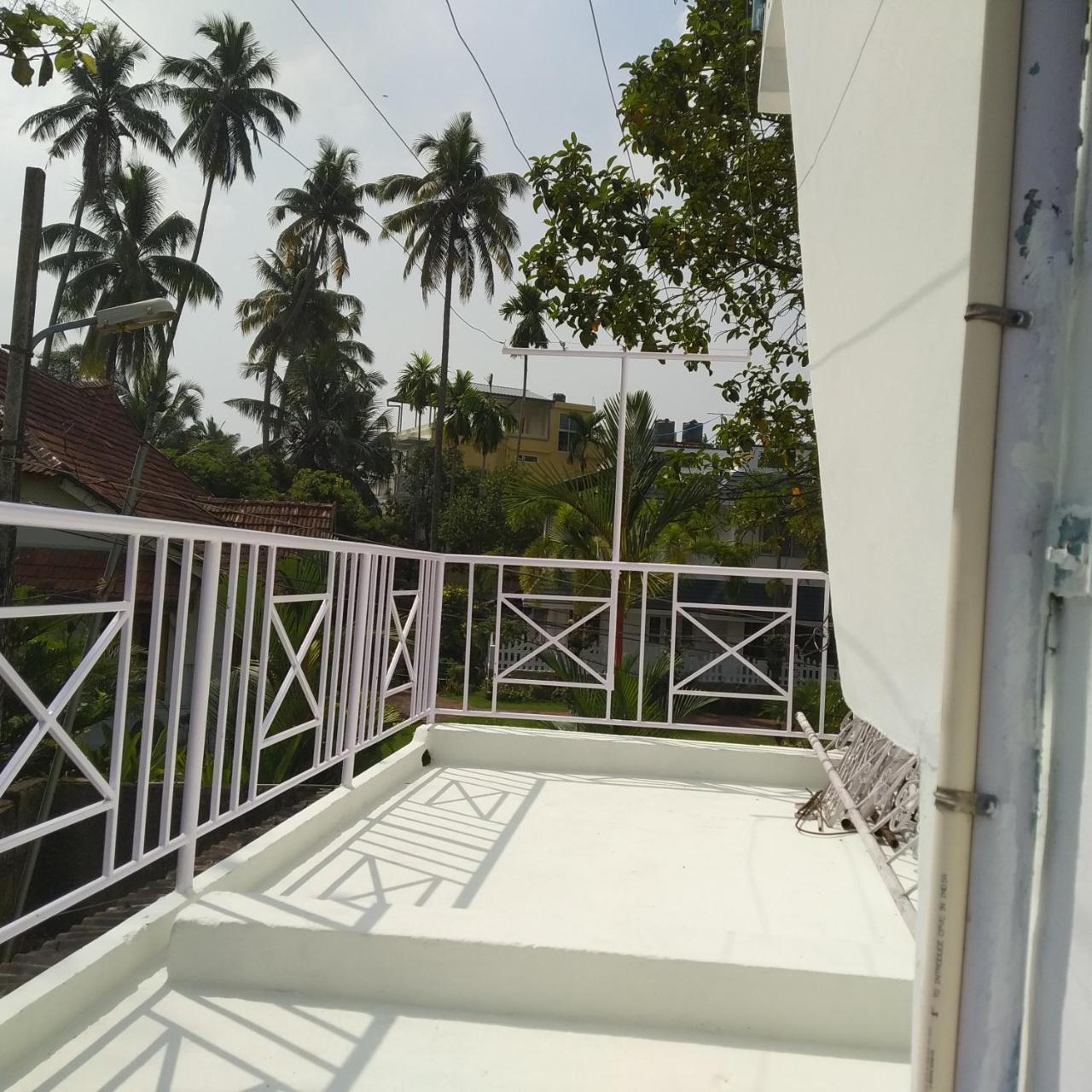 Bed and Breakfast Casa Feliz Fort Kochi Exterior foto